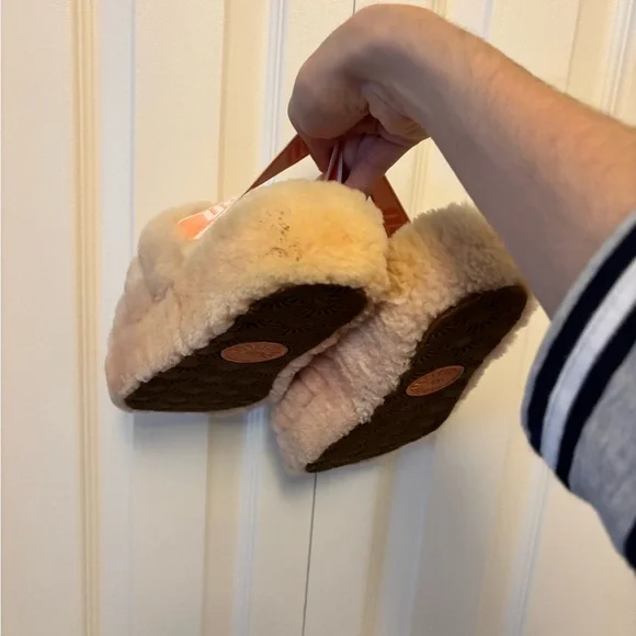 UGG Soft Peach Fluffy Slippers - Picture 2 of 5